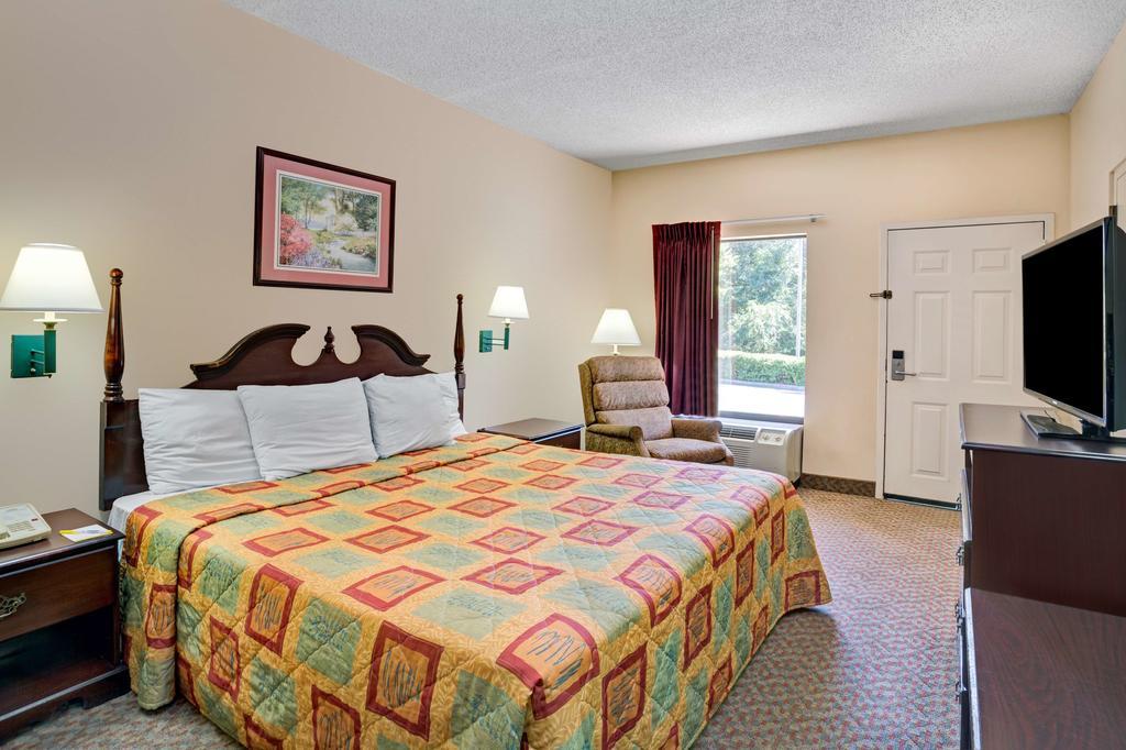 Days Inn - Chapel Hill Exteriér fotografie