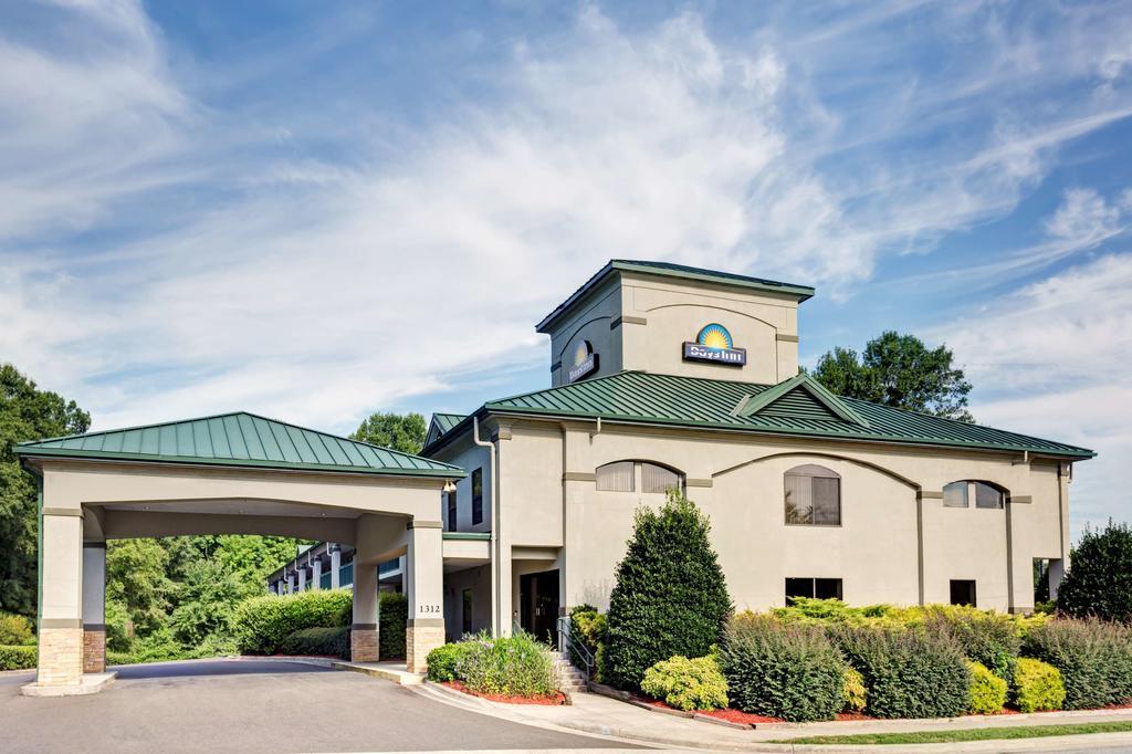 Days Inn - Chapel Hill Exteriér fotografie