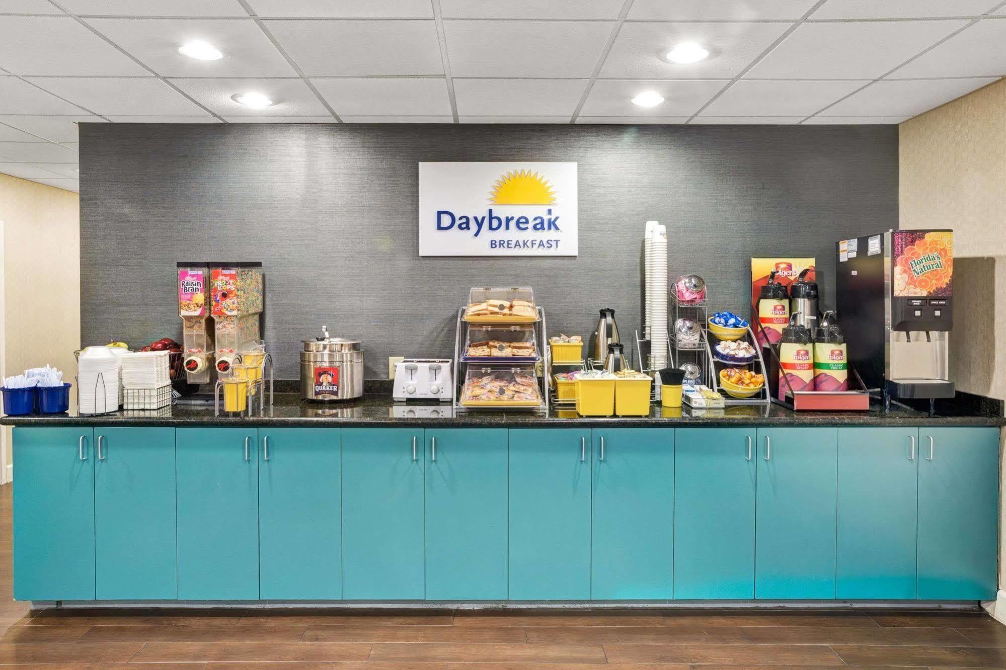 Days Inn - Chapel Hill Exteriér fotografie