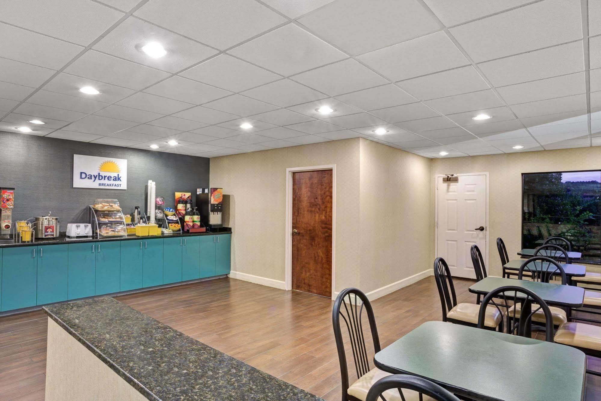 Days Inn - Chapel Hill Exteriér fotografie