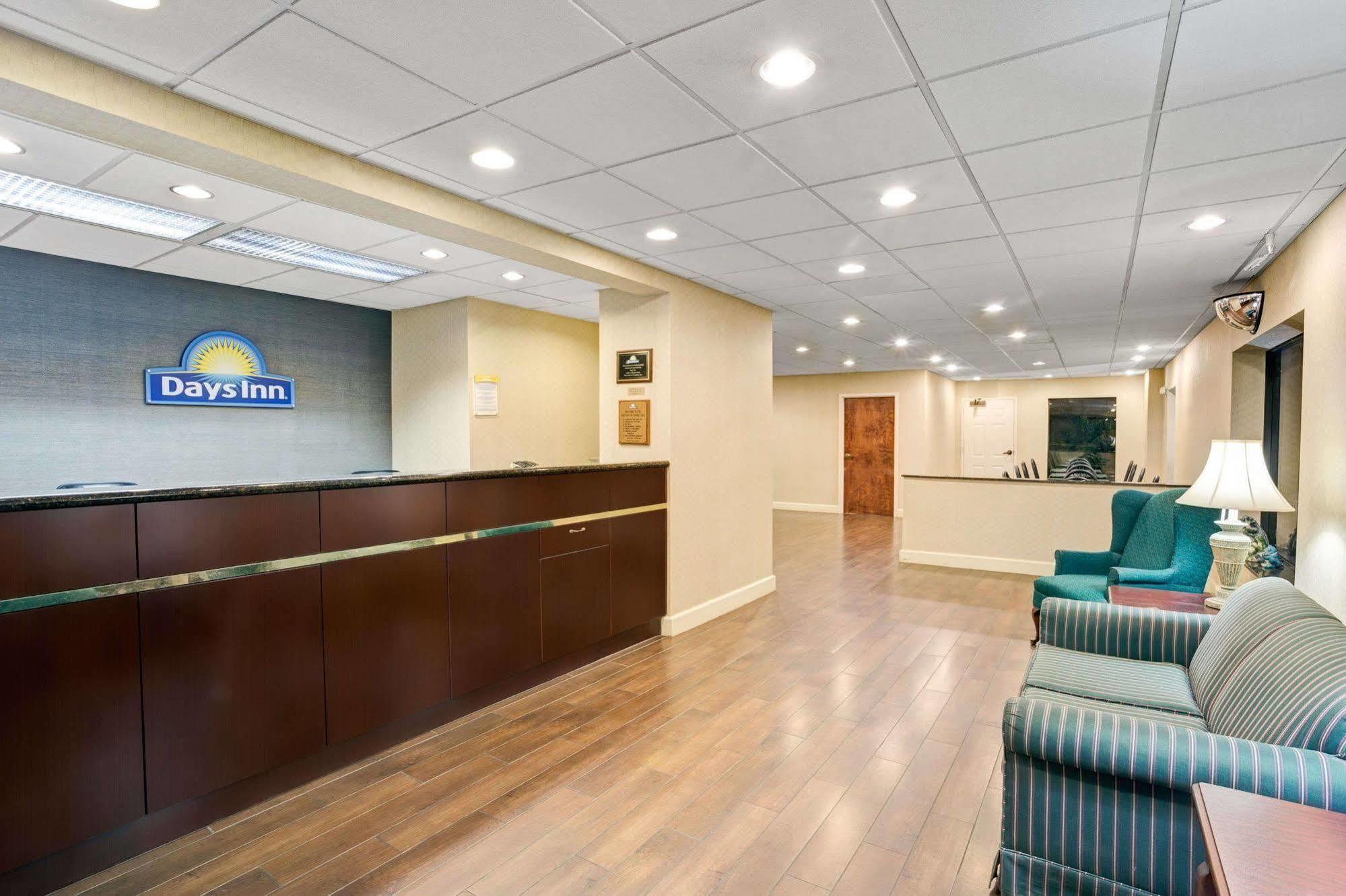 Days Inn - Chapel Hill Exteriér fotografie